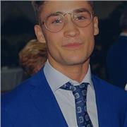 Entrenador personal , graduado en ciencias del deporte , máster en entrenamiento personal y docencia